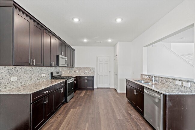 Photo - 7322 Madison Cmns Ln