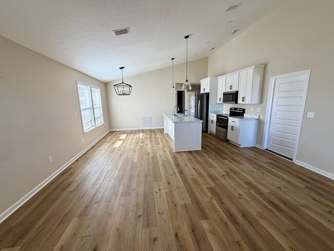 Photo - 3 Bed 2 bath