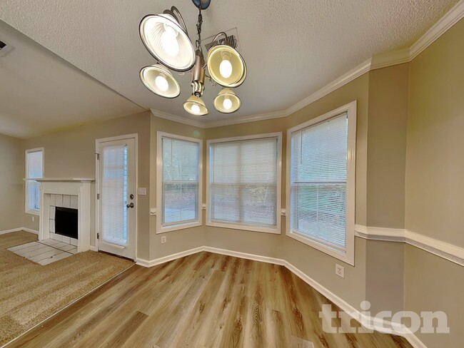 Photo - 10162 Commons Way