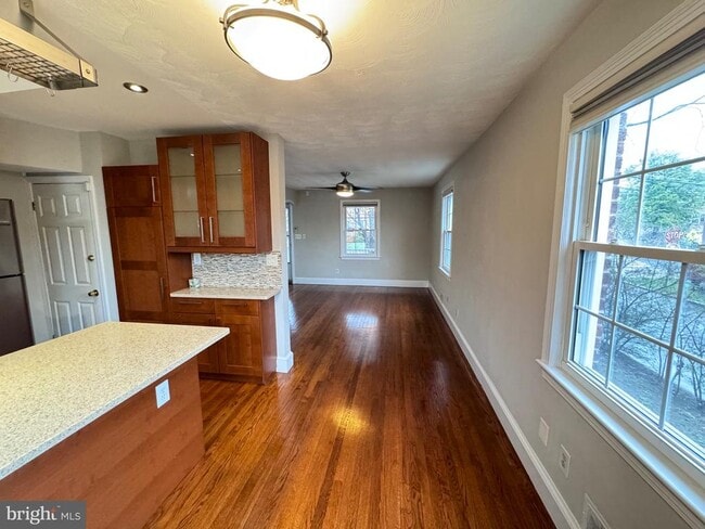 Photo - 1600 Princess St