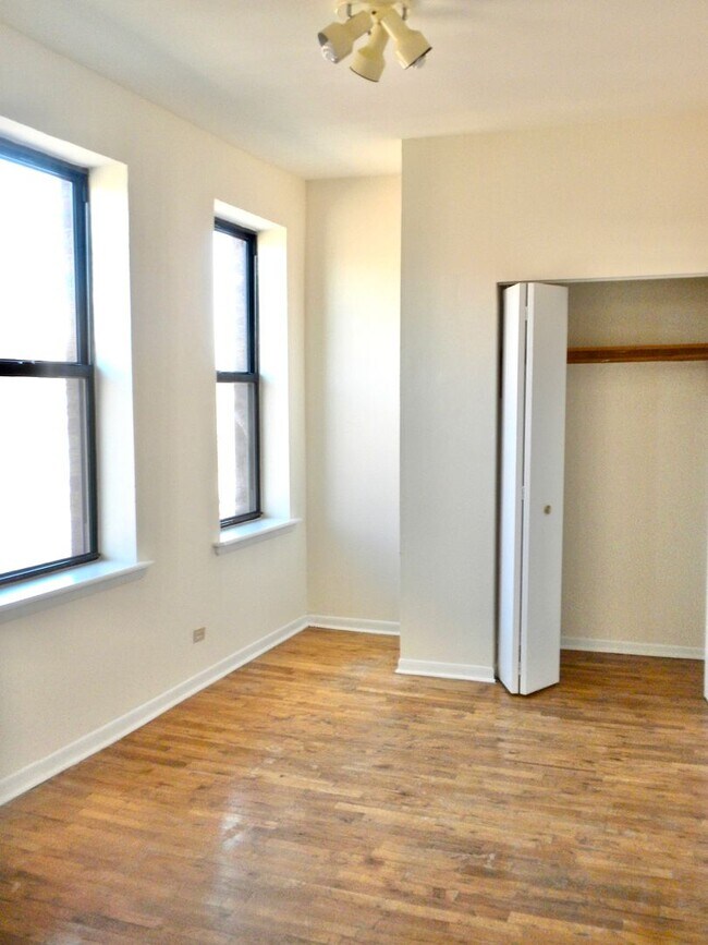 Photo - 2323 N Kedzie Blvd