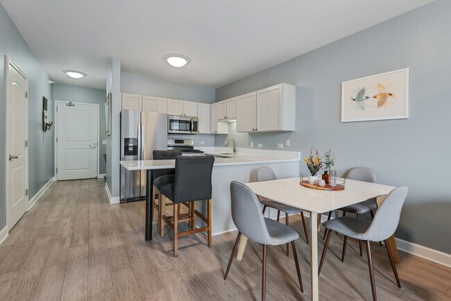 Photo - 645 N Kingsbury St Unit 1403