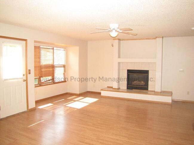 Photo - Spacious 4 Bedroom House in Northeast Colorado Springs