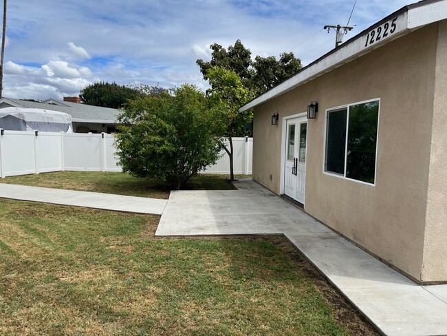 Building Photo - 12225 Brookhaven Park