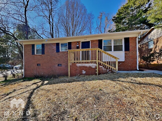 Building Photo - 1942 Longleaf Dr Rental