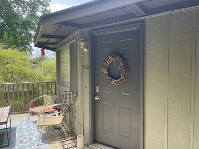 Building Photo - 1BR/1BA With Bonus Room