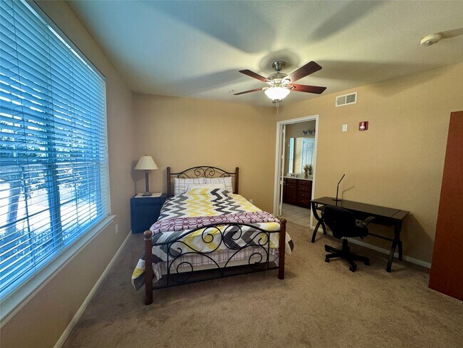 Photo - 7575 Kirby Dr