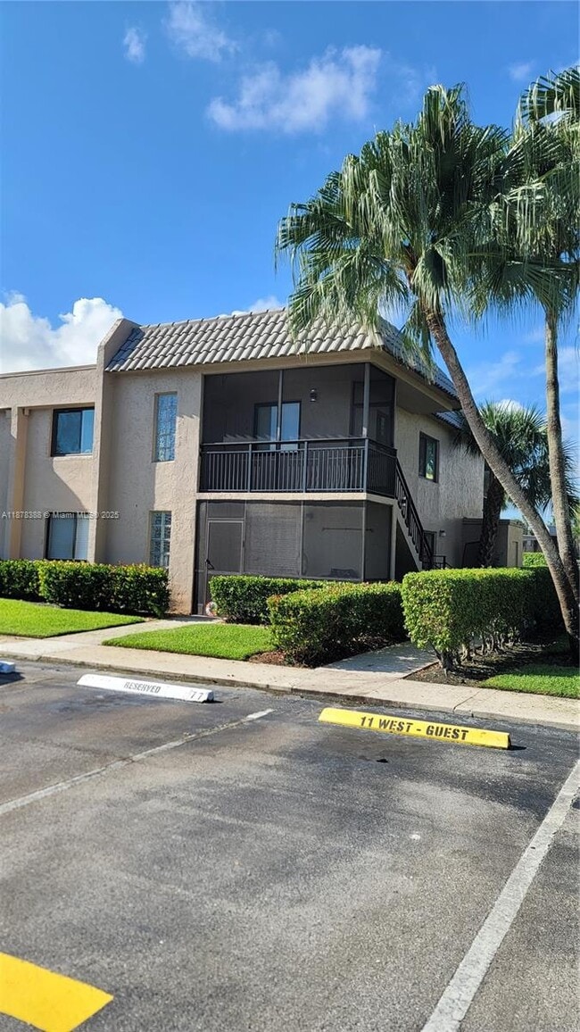 Building Photo - 330 Racquet Club Rd Unit 204 Rental