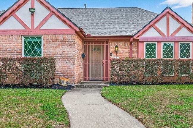 Building Photo - 6207 Claridge Dr