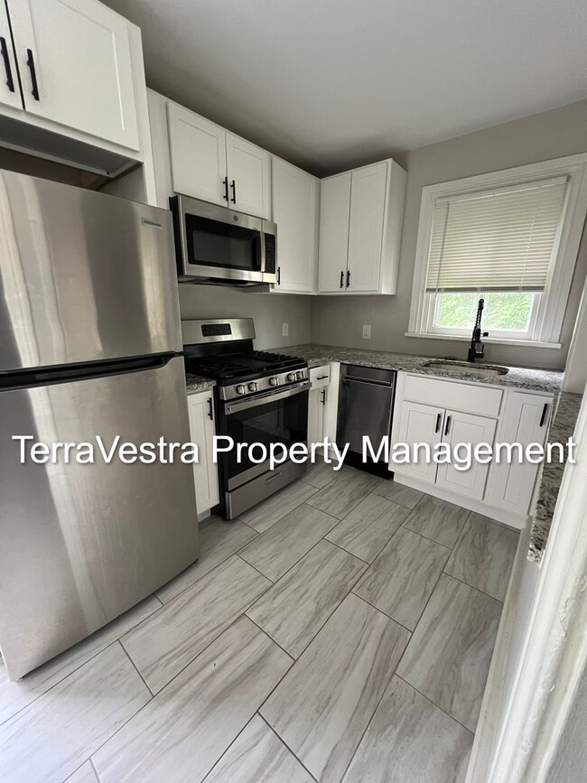 Photo - 79 N Main St Apartment Unit B