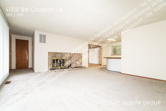 Photo - 4008 Country Ln NW