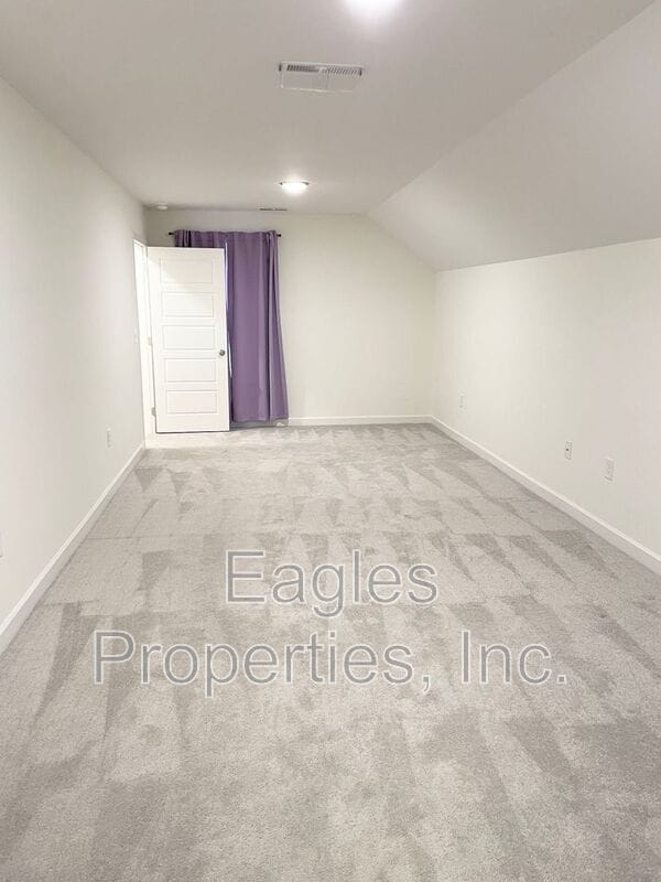 Photo - 300 Creeks Edge Dr