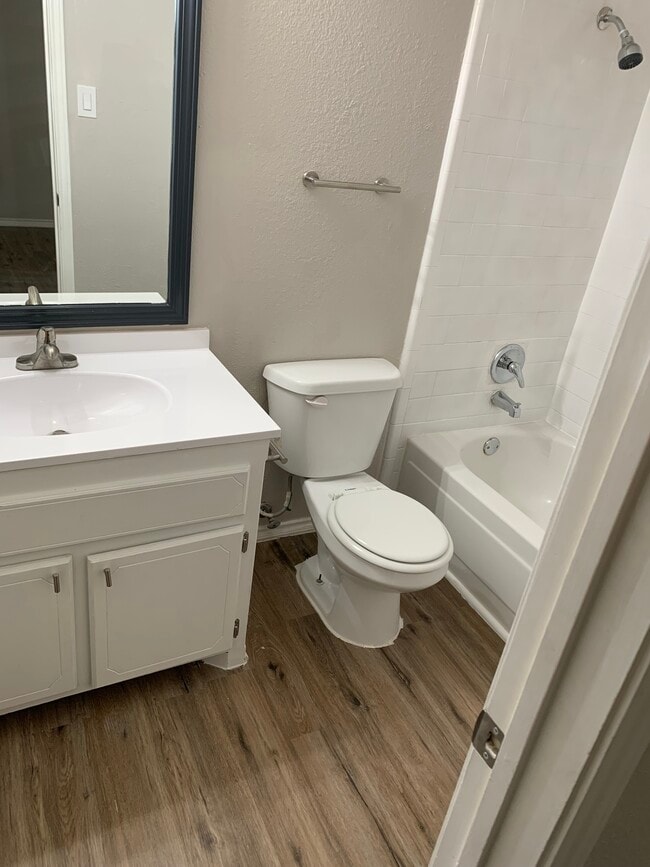 Photo - Newly Renovated Townhome!!