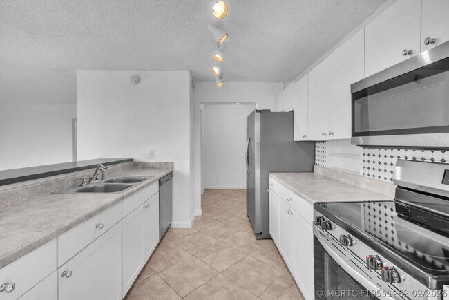 3100 N Pine Island Rd Unit 306