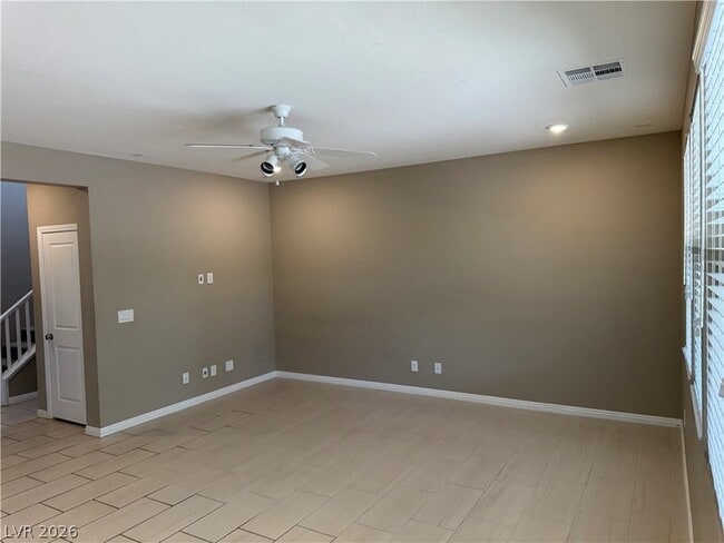 Photo - 921 Riverlawn Pl