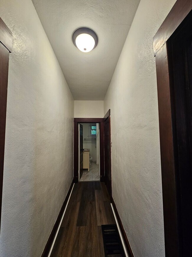 Photo - 387-389 Gilmore Street Unit 387