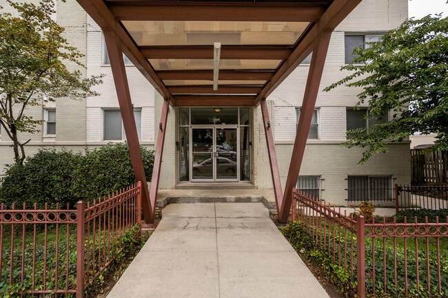 Photo - 1501 27th St SE Unit 305