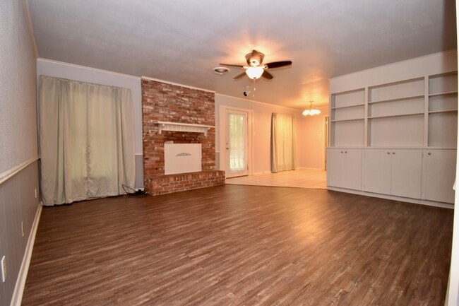 Photo - Spacious 4 bedroom 3 bathroom home with large yard and 2 car garage