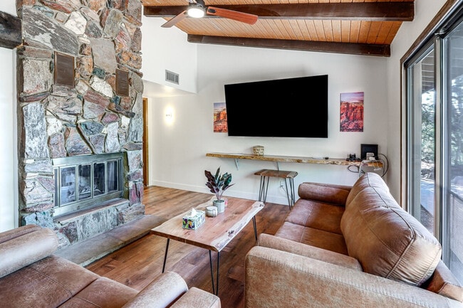 Building Photo - 10 Robbers Roost Unit ID1386165P