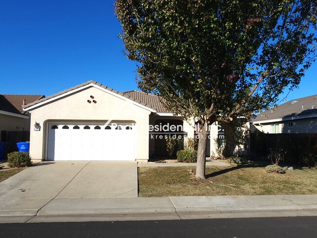 Building Photo - Spacious 3bd/2ba Elk Grove Home with 2 Car...