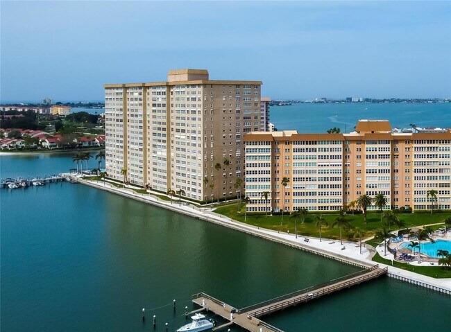 Photo - 5200 Brittany Dr S Unidad 204