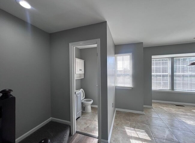 Photo - 3 Bedrooms 2.5 Bathrooms