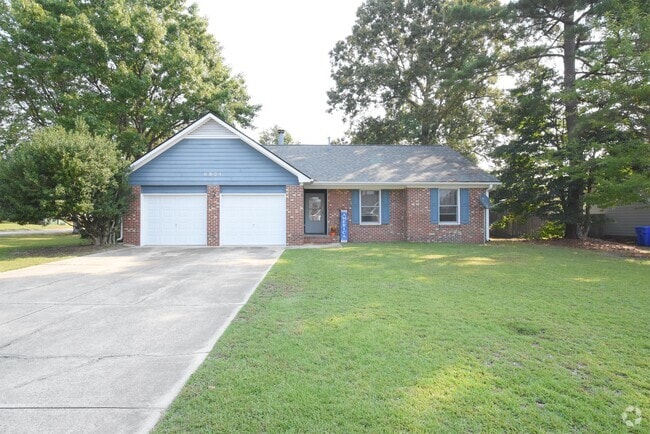 Building Photo - 6801 Pin Oak Ln Rental