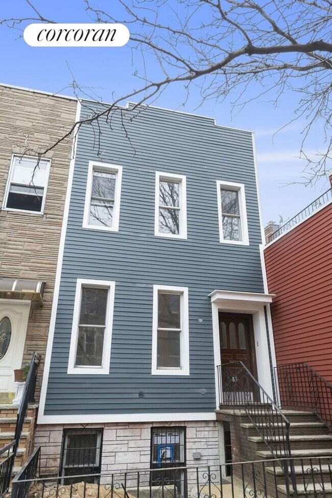 Photo - 78 N Henry St