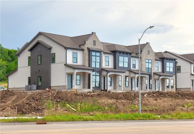 Photo - 6460 Galleria Dr