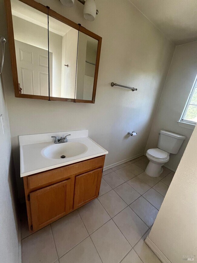 Photo - 160 E J St Unit 1