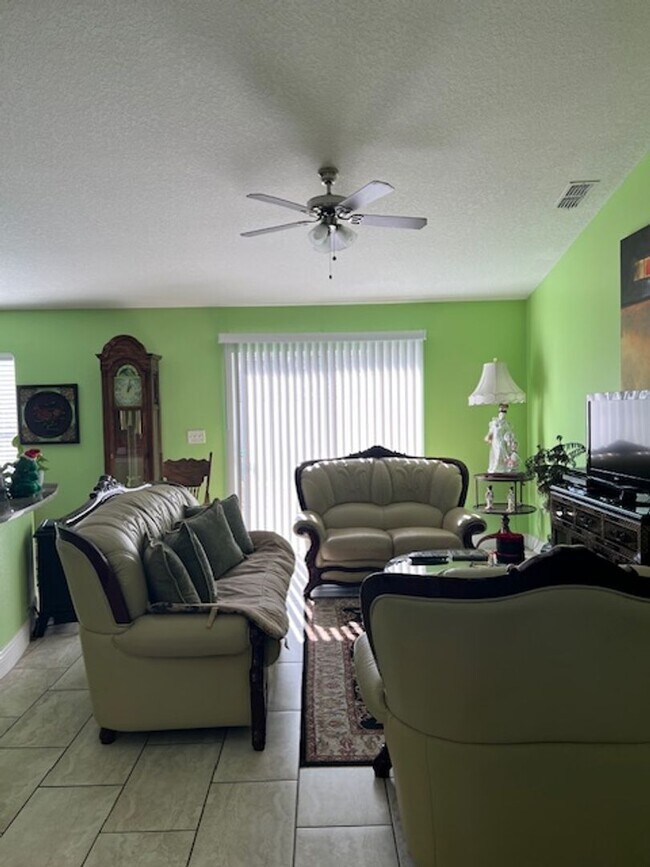 Photo - 197 Maple Dr