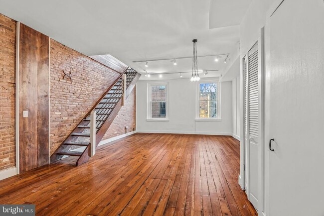 Building Photo - 120 N 3rd St Unit 3R