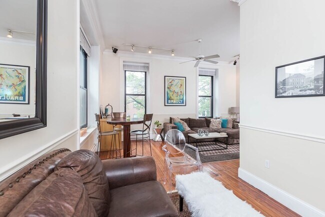 Photo - 364 W Broadway Unidad 2