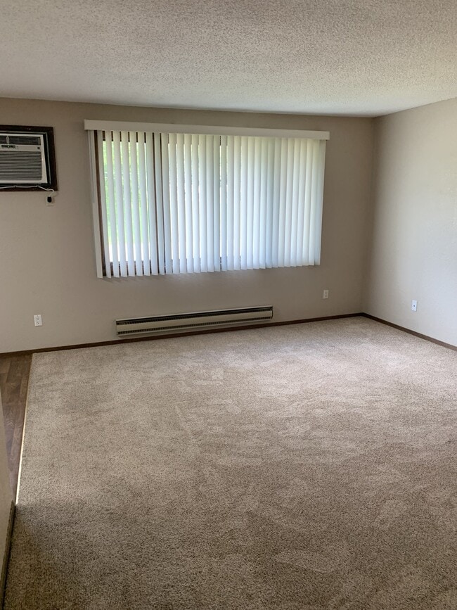 Photo - 3090 N Grandview Ave Unidad #8