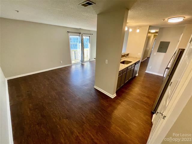 Photo - 1620 Arlyn Cir Unit L