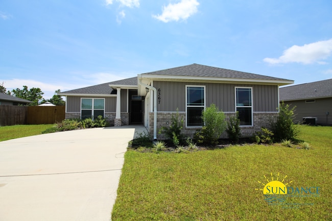 Building Photo - Beautiful 3 Bedroom Home in Gulf Breeze