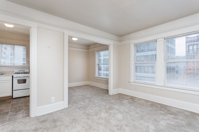 Photo - Doricourt Apartments -- Historic SW Downtown