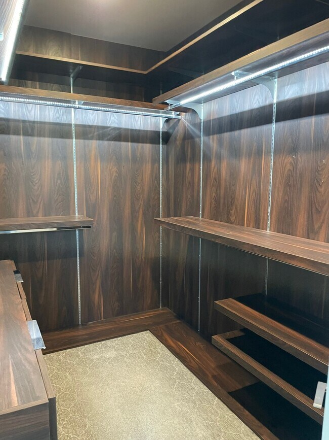 Photo - 1 N Desoto Pl