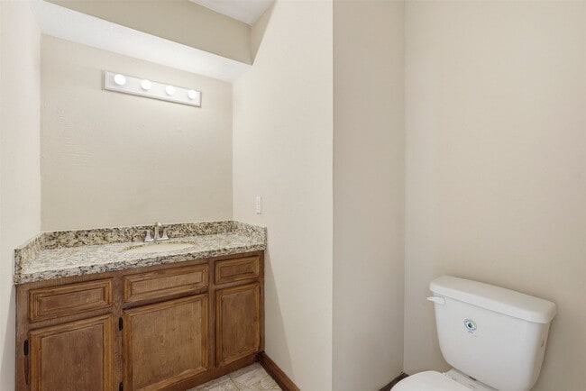 Photo - 16014 Southampton Dr