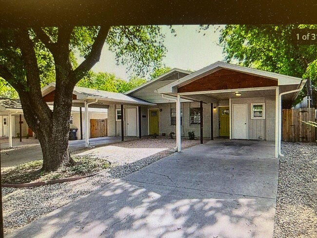 Photo - LIVINGSTON2709-11 Unit 2711