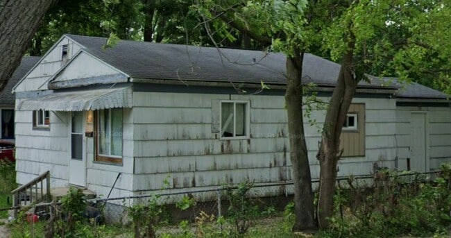Photo - 2621 Churchill Ave
