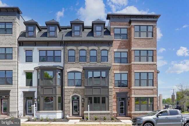 Building Photo - 103 Pleasant St NW Rental
