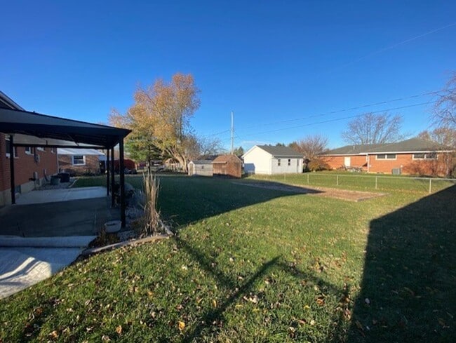 Photo - Welcome to this charming 3-bedroom, 1-bathroom home located in the heart of Springfield, OH+