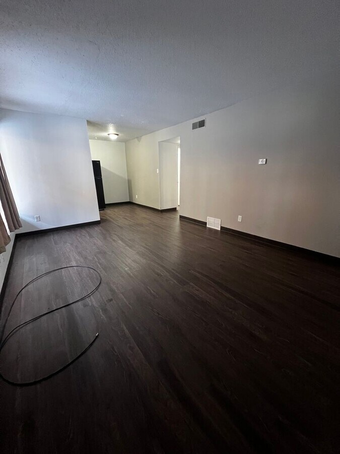 Photo - Knollridge Garden Apartments