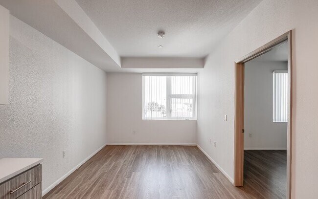 Photo - 4320 44th St