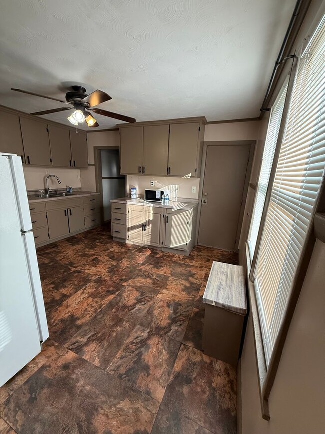 Photo - 621 Springfield St