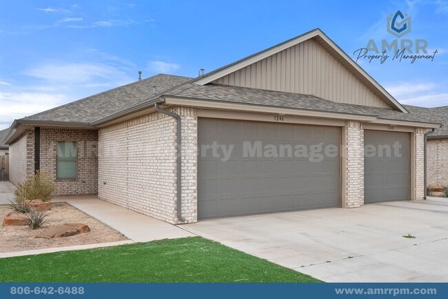 Building Photo - Easy Living Starts at AMRR: 2 Bedroom/2 Bath In Frenship ISD!