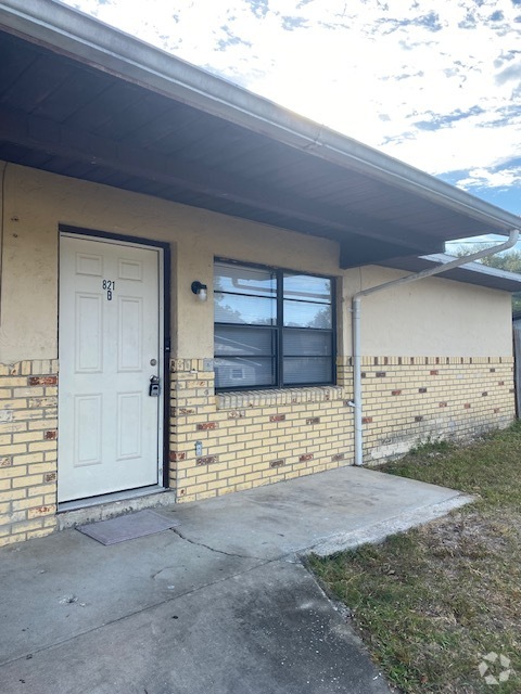 Building Photo - 2/2 in DeLand, close to 17-92, $1,500/month Rental