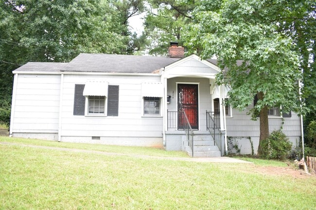 Building Photo - 2774 Blount St Rental