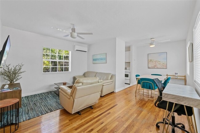 Photo - 3015 Seville St Unit 7